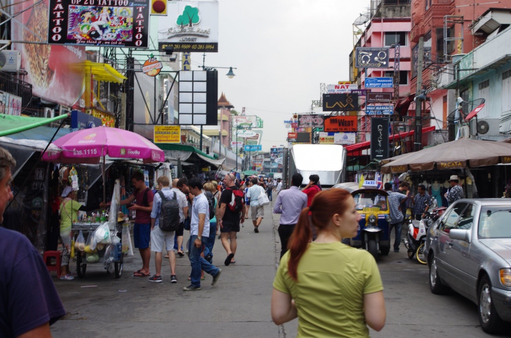 Geschäftige erste Eindrücke in Bangkoks berühmter Khaosan Road