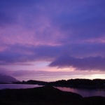 Sonnenuntergang auf Insel Geitøya neben der Atlantikstraße