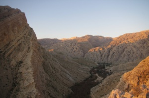 Sonnenuntergang in trockenen iranischen Bergen